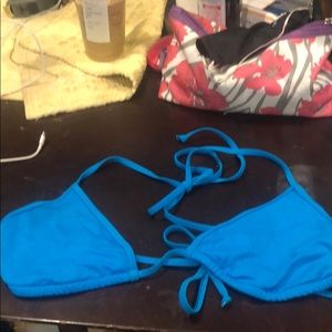 Pink blue triangle top L blue/blk stripe bottom M